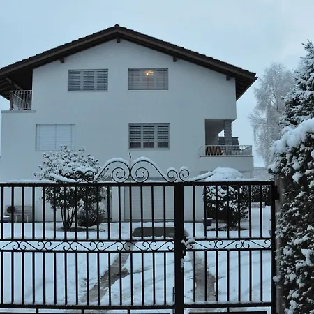 شقة جيد بي آند بي *