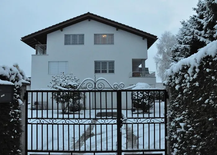 公寓 杰德住宿加早餐公寓 *